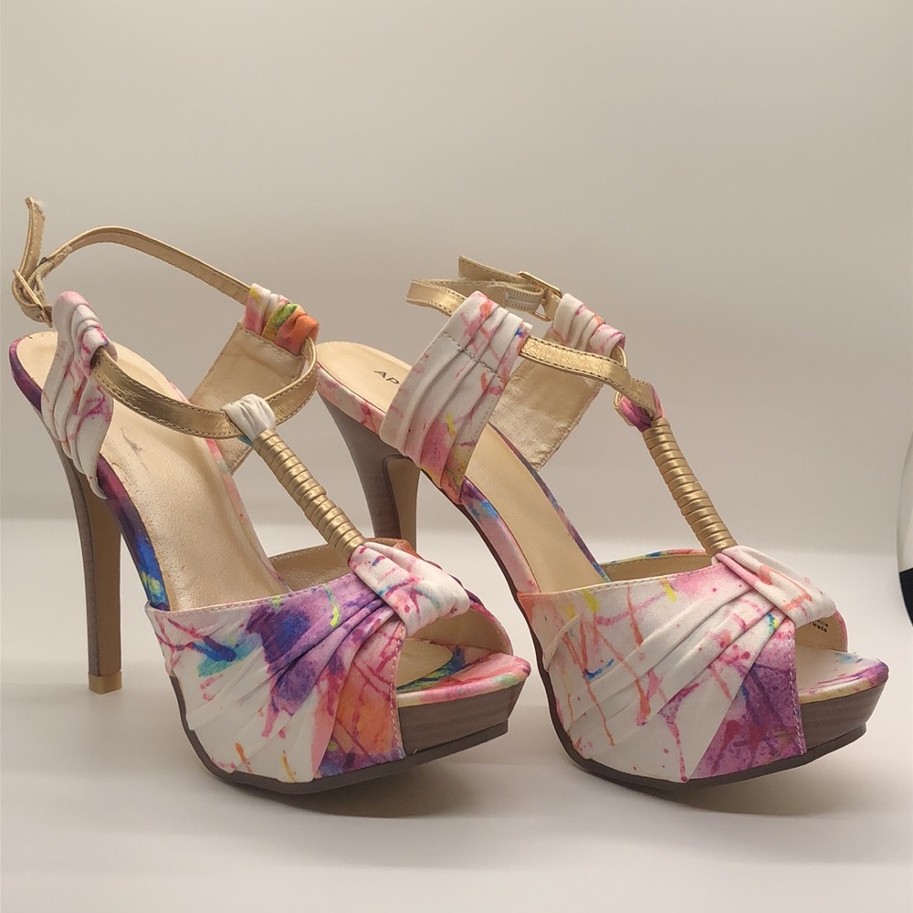 Gorgeous Multi-Color Heels - Picture 12 of 15